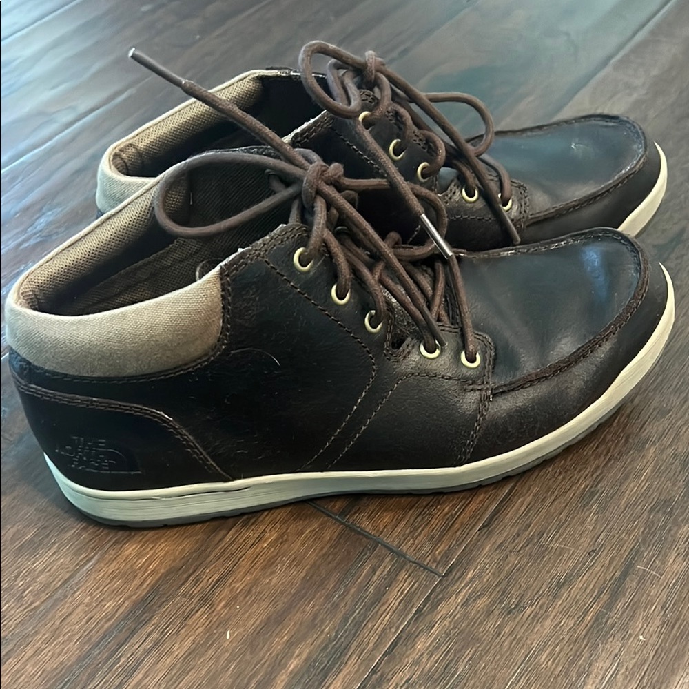 The North Face Men's Brown Leather Shoes 9.5 EUC